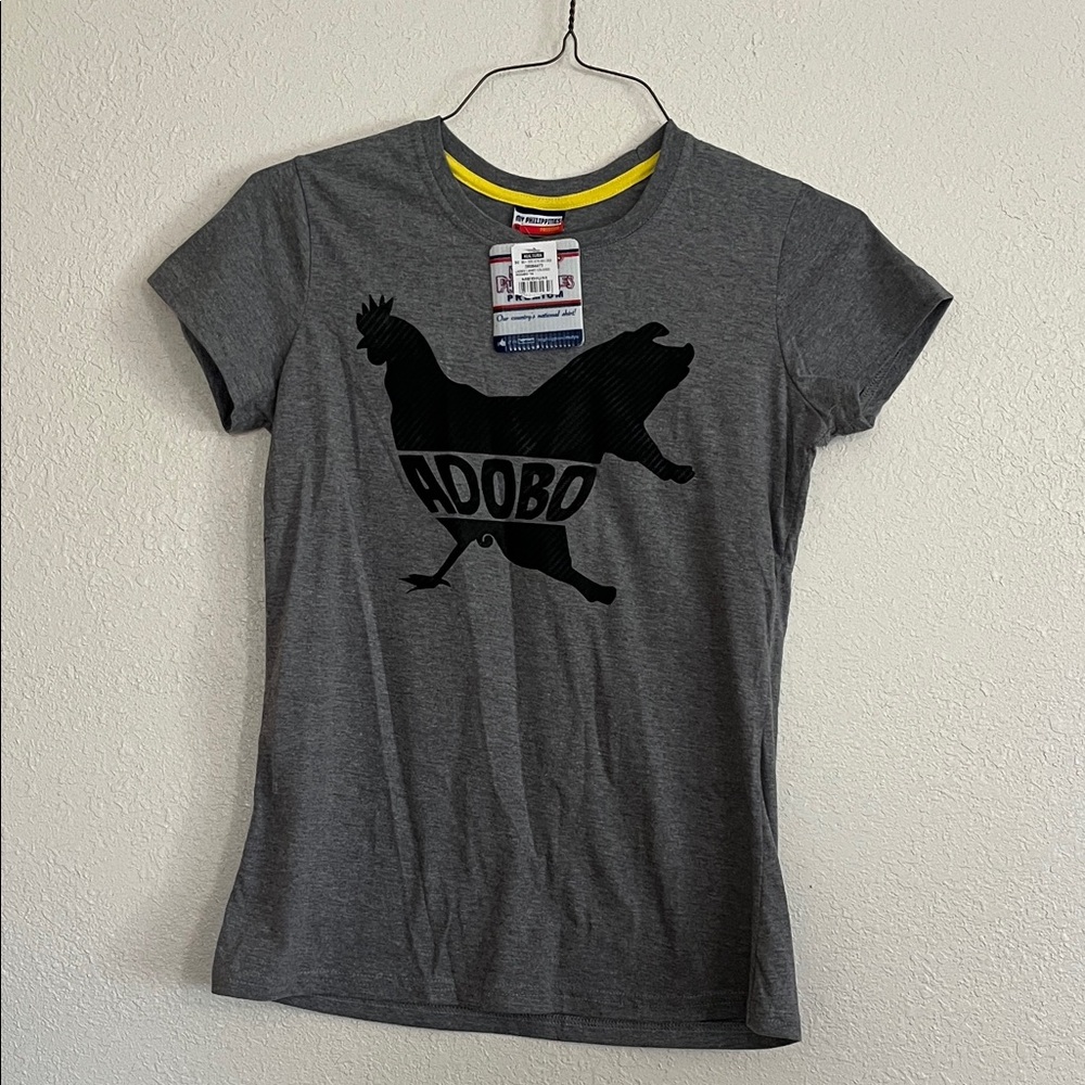 NWT Women’s Graphic T-shirt size medium